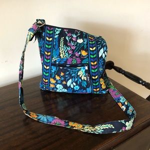 Vera Bradley Shoulder Bag.